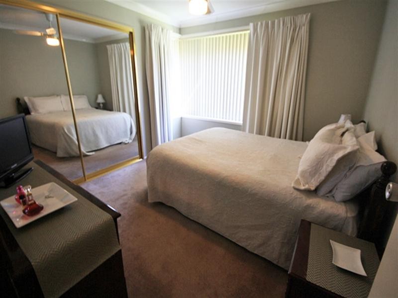 4 Norton Place, Minto NSW 2566