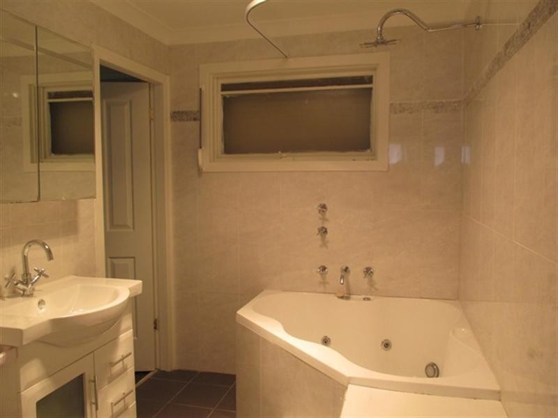 84 Longhurst Road, Minto NSW 2566