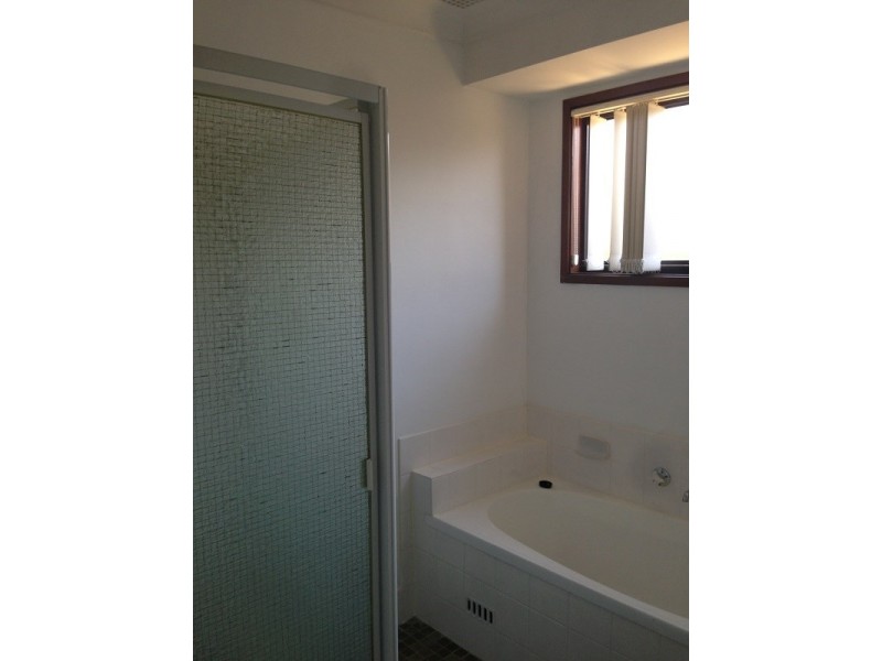 9 Pelargonium Place, Macquarie Fields NSW 2564