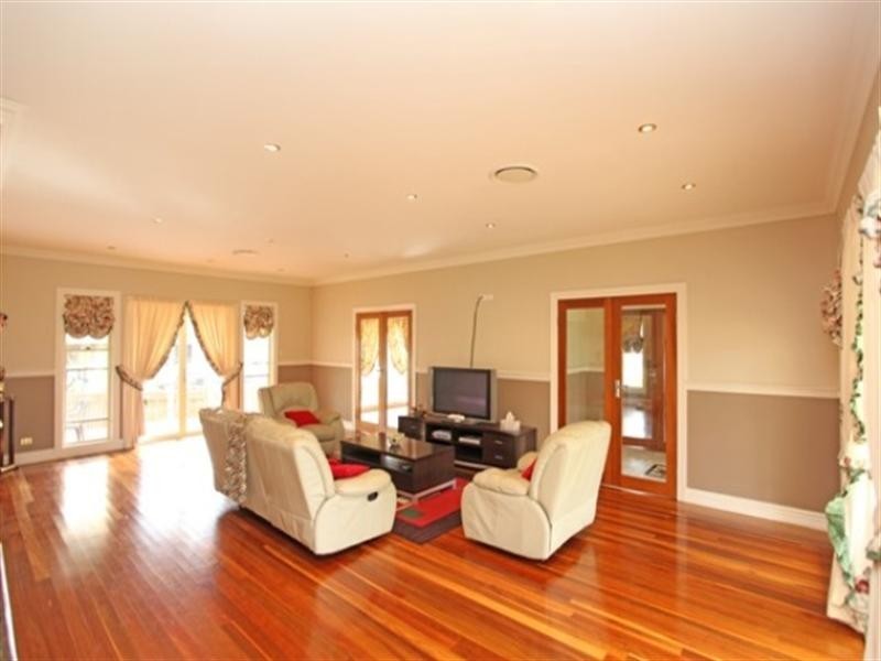 8 The Lanes, Kirkham NSW 2570