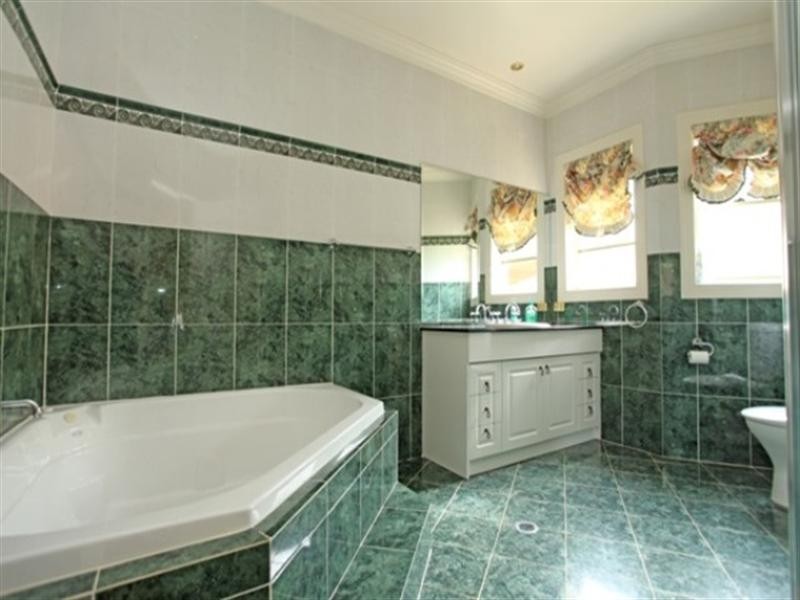 8 The Lanes, Kirkham NSW 2570