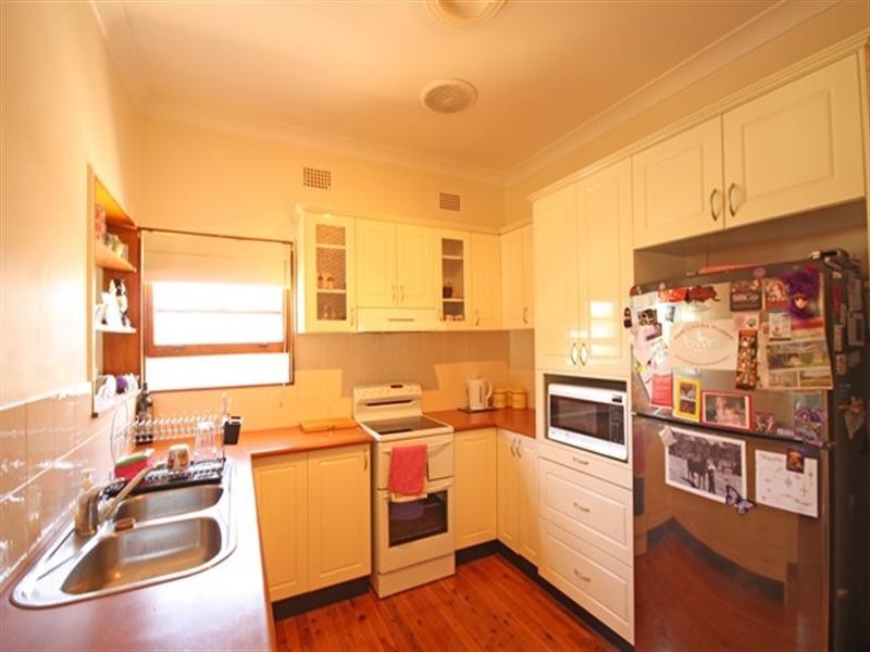 7 Bundarra Road, Campbelltown NSW 2560