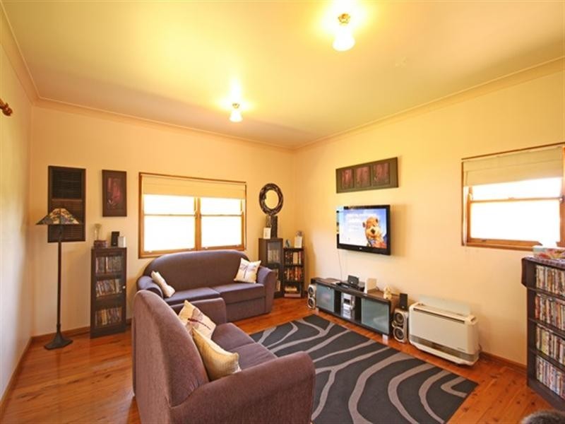 7 Bundarra Road, Campbelltown NSW 2560