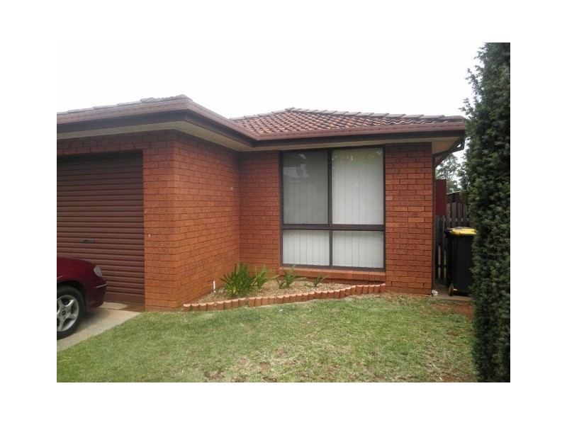 2/4 Orsino Place, Rosemeadow NSW 2560