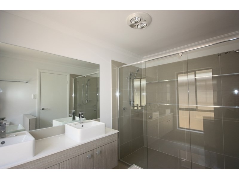 8 Carpenter Street, Elderslie NSW 2570