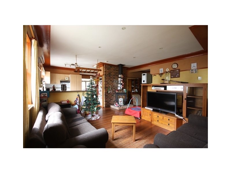 19 Farnsworth Avenue, Campbelltown NSW 2560