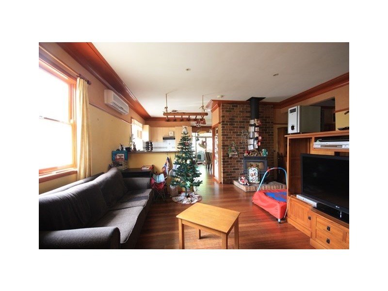 19 Farnsworth Avenue, Campbelltown NSW 2560