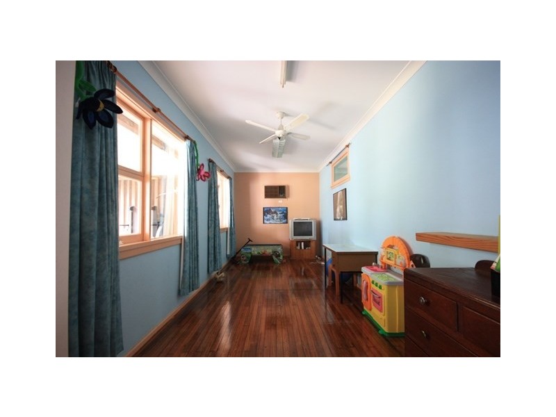 19 Farnsworth Avenue, Campbelltown NSW 2560