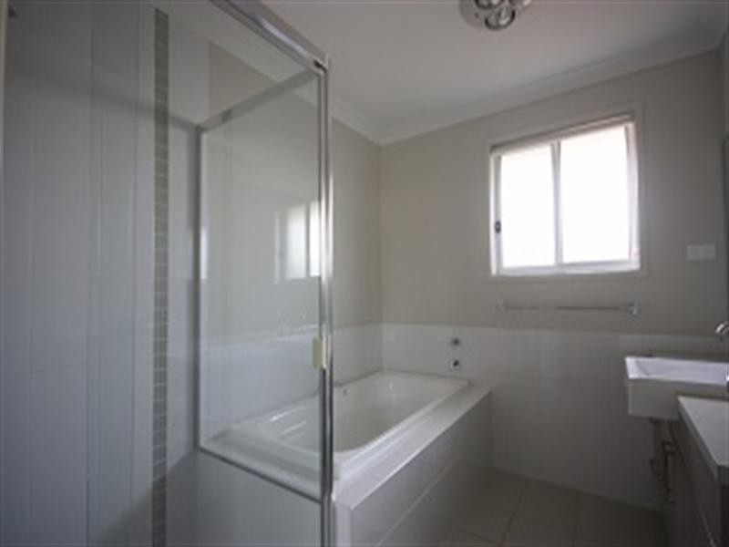 3 Kerrigan Crescent, Elderslie NSW 2570