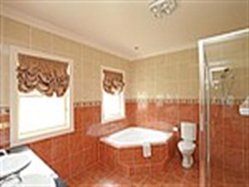 8 The Lanes, Kirkham NSW 2570