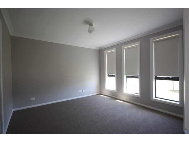 15 Denton Street, Spring Farm NSW 2570