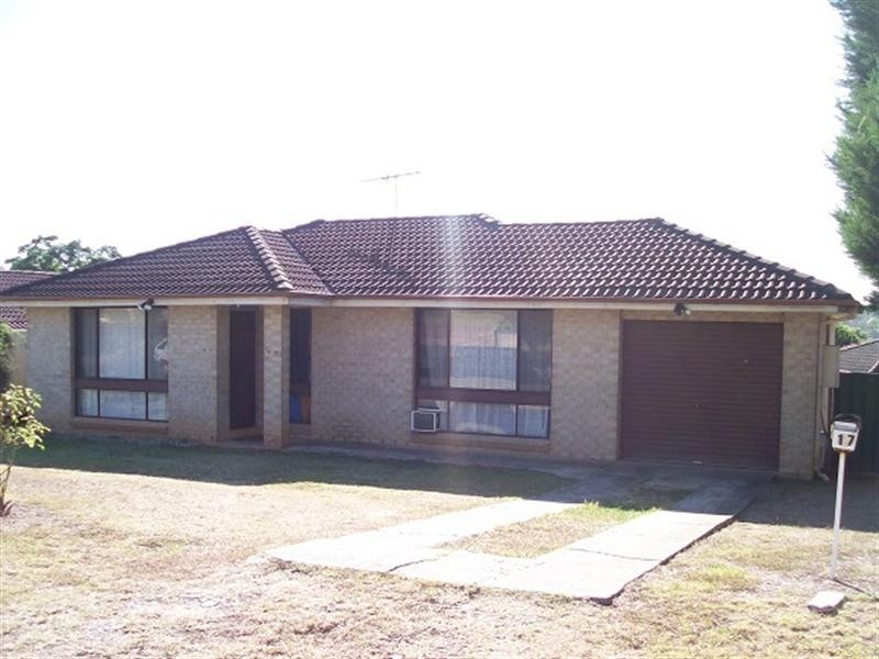 17 Bardolph Street, Rosemeadow NSW 2560