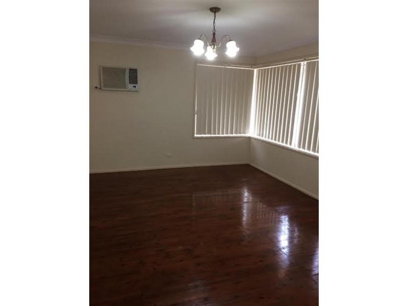 33 Kendall Street, Campbelltown NSW 2560