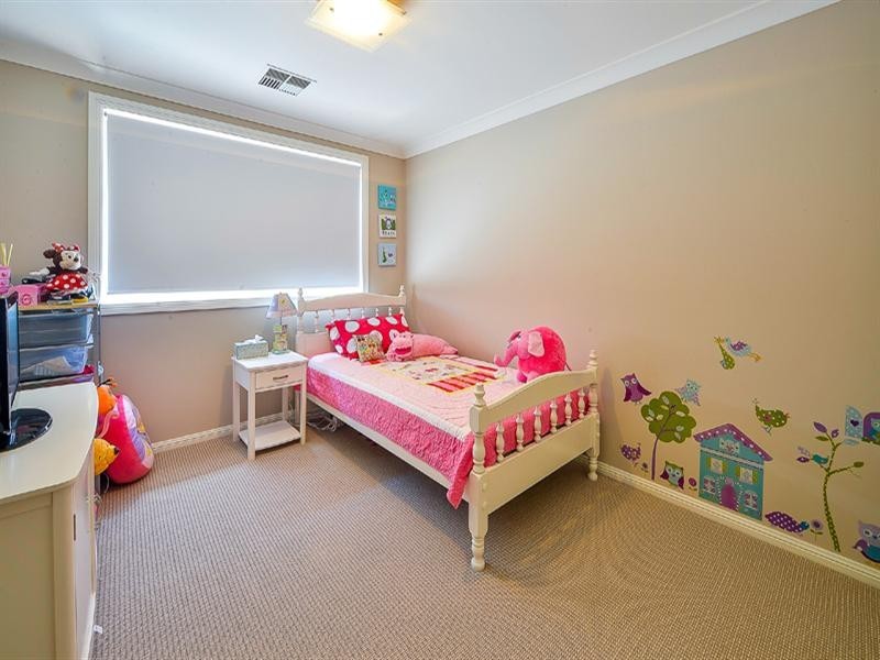 16 St Stephen Road, Blair Athol NSW 2560