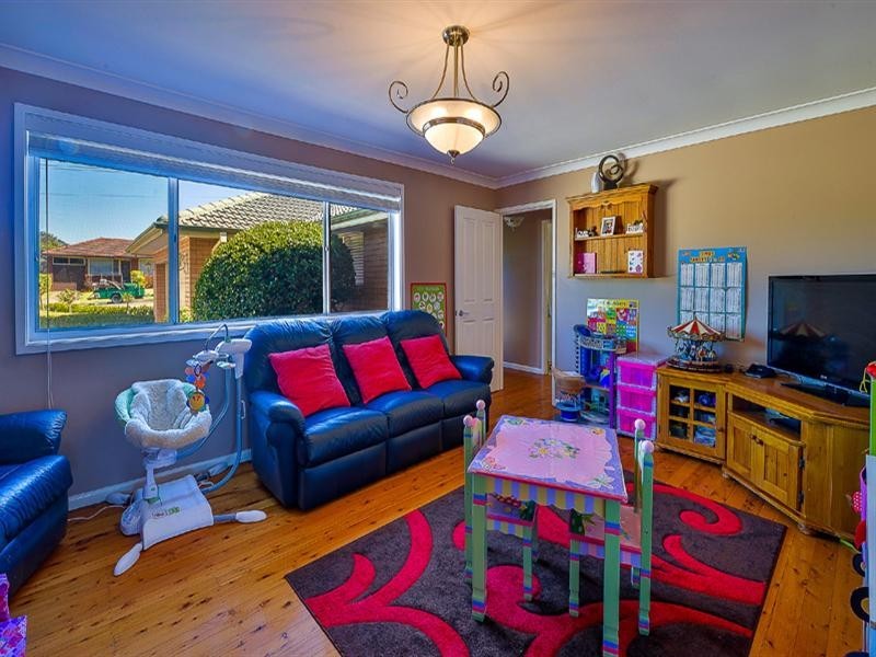 33 Wilson Crescent, Narellan NSW 2567