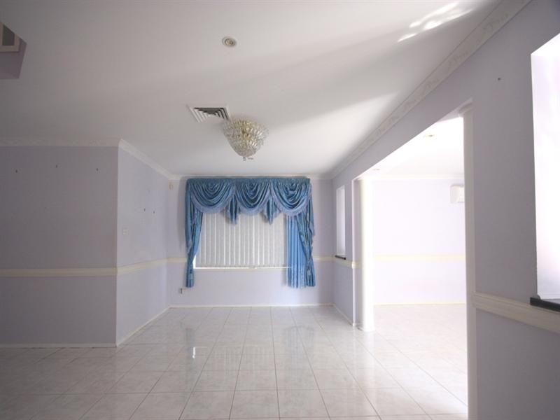 80 Englorie Park Drive, Glen Alpine NSW 2560