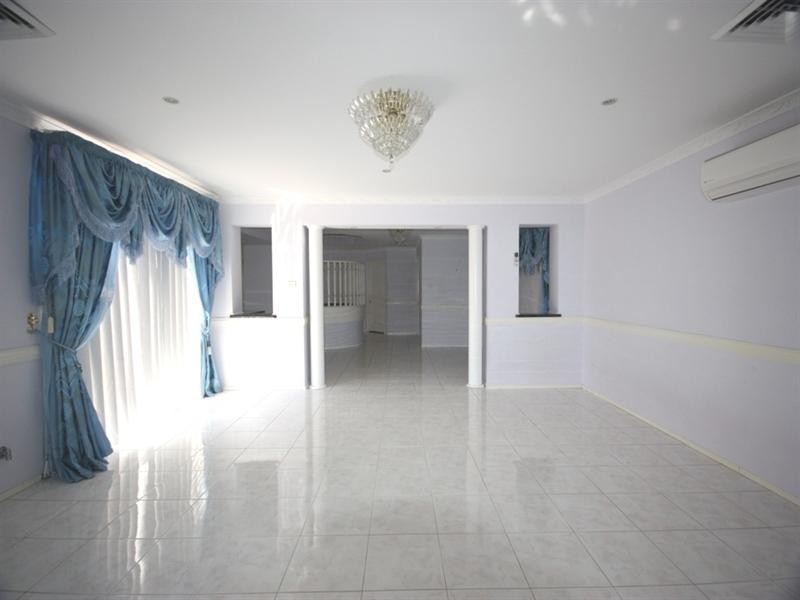 80 Englorie Park Drive, Glen Alpine NSW 2560