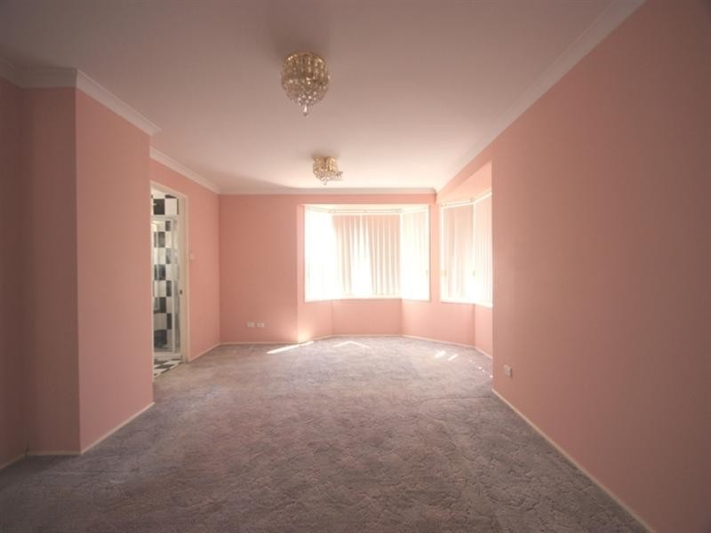 80 Englorie Park Drive, Glen Alpine NSW 2560