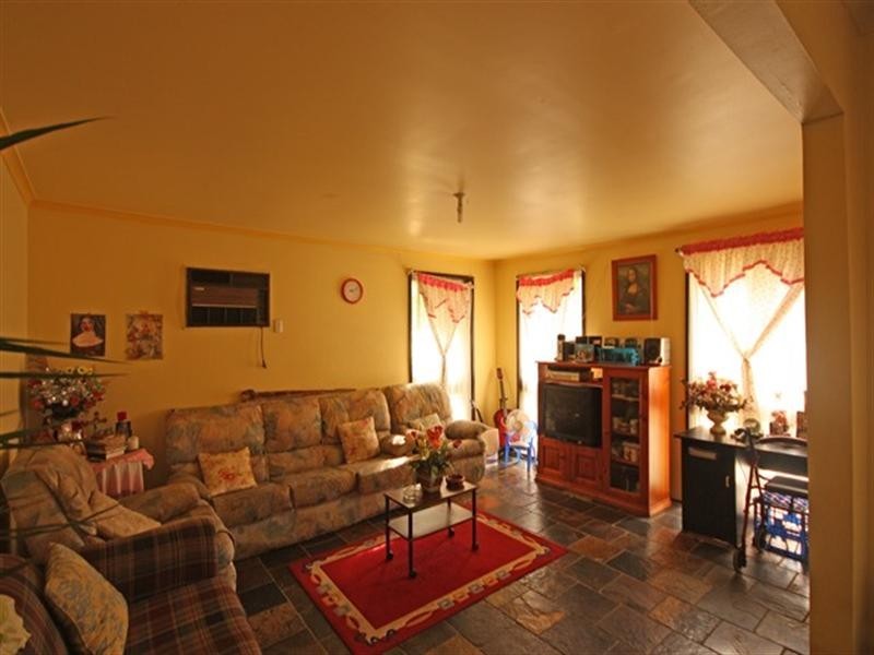 3 Coogee Place, Woodbine NSW 2560