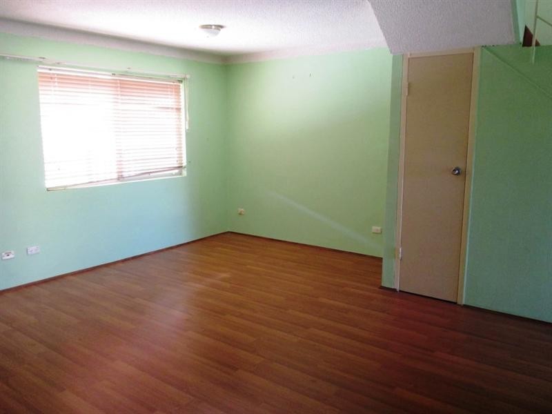 9/34A Saywell Road, Macquarie Fields NSW 2564