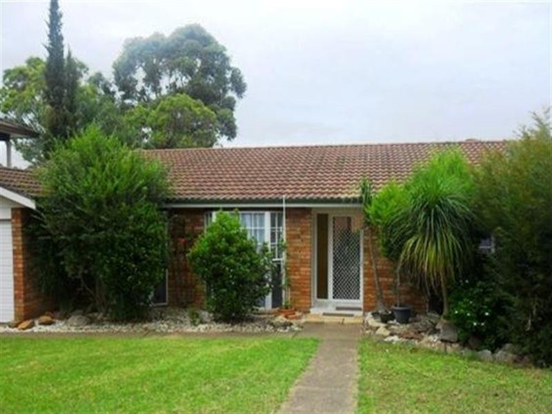 10 Lanark Place, St Andrews NSW 2566