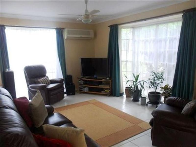 10 Lanark Place, St Andrews NSW 2566