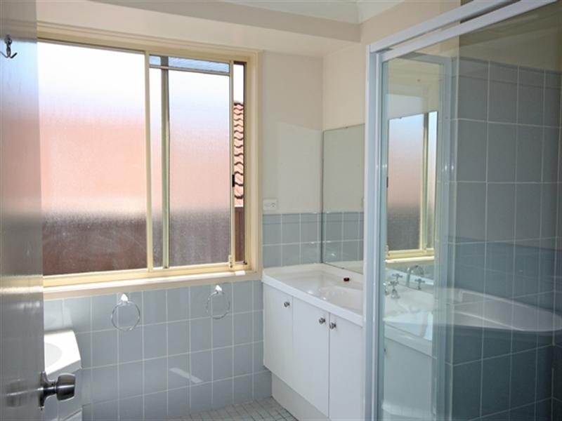 21 Alligator Place, Kearns NSW 2558