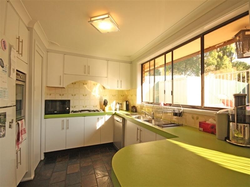 4 Opel Place, Ingleburn NSW 2565