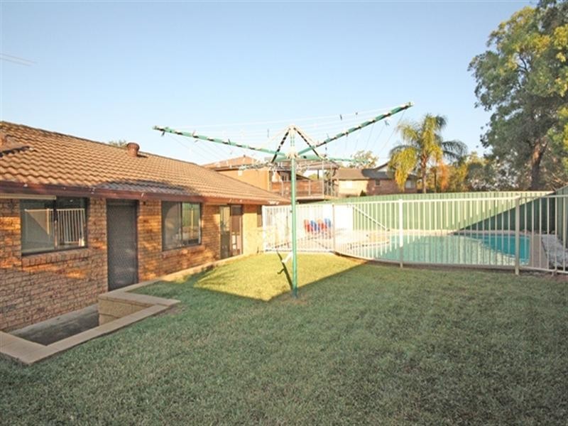 4 Opel Place, Ingleburn NSW 2565
