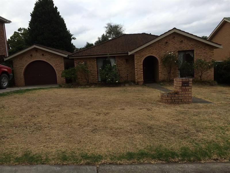 8 Grimwig Crescent, Ambarvale NSW 2560