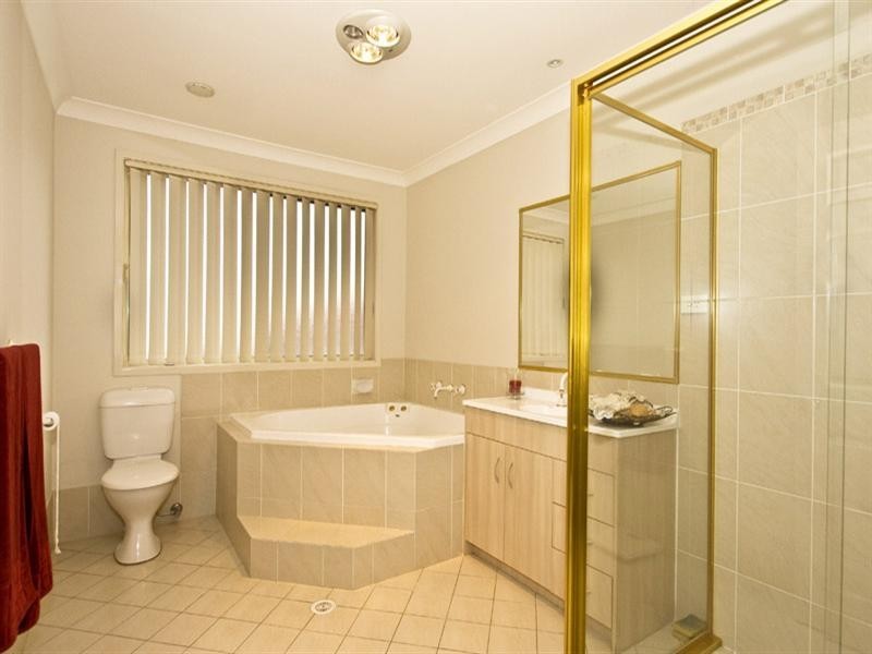 Macquarie Links NSW 2565