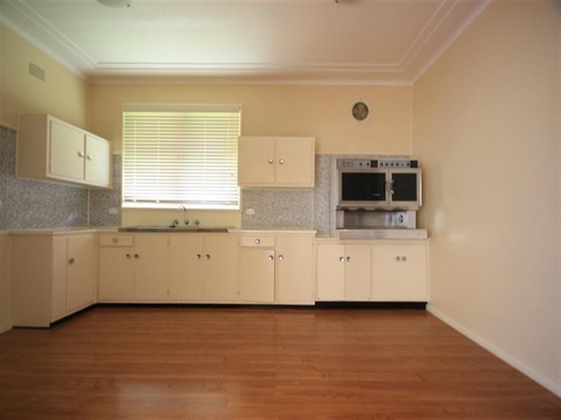 22 Springs Road, Elderslie NSW 2570