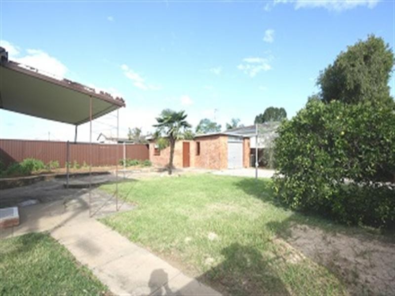 22 Springs Road, Elderslie NSW 2570