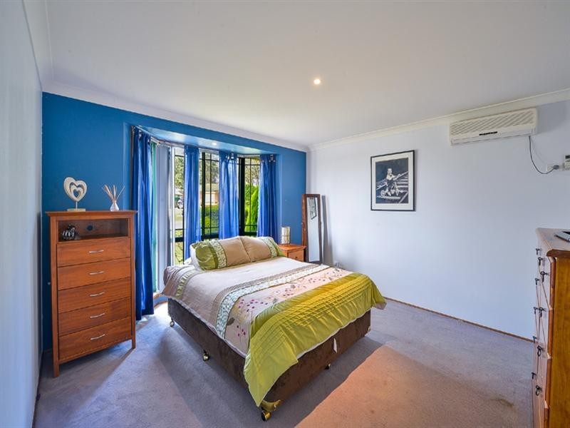 6 Dorcas Place, Rosemeadow NSW 2560