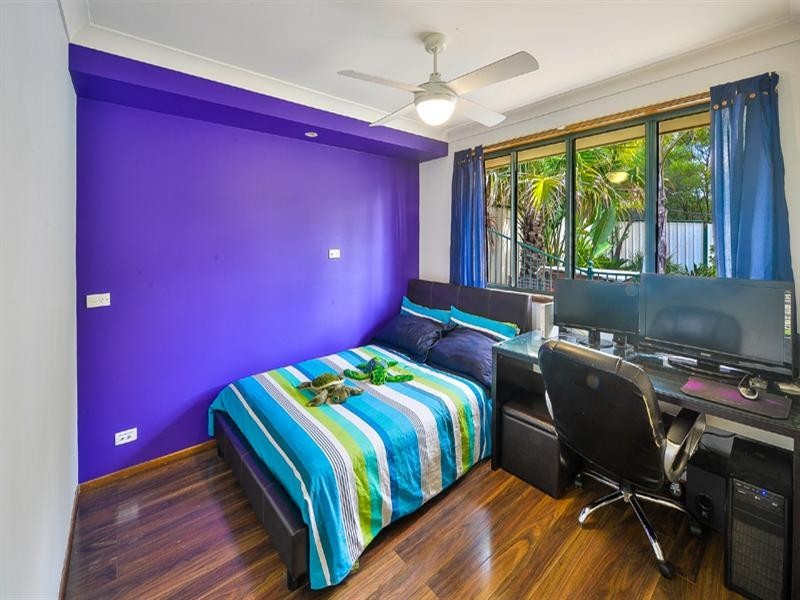 6 Dorcas Place, Rosemeadow NSW 2560