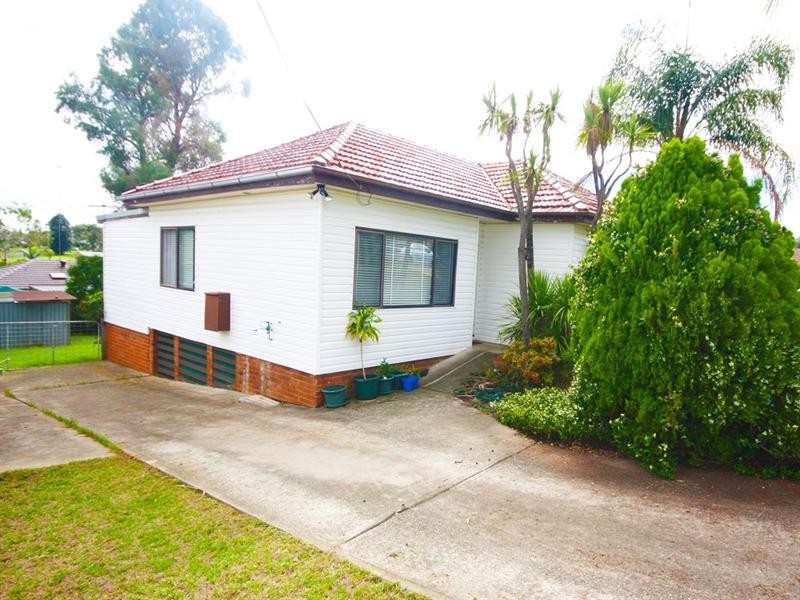 2 High Street, Campbelltown NSW 2560