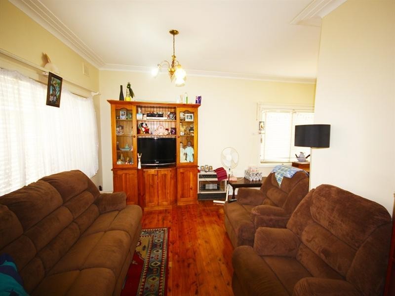 2 High Street, Campbelltown NSW 2560