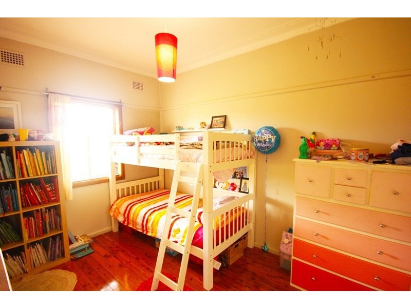 16 Bocking Avenue, Bradbury NSW 2560