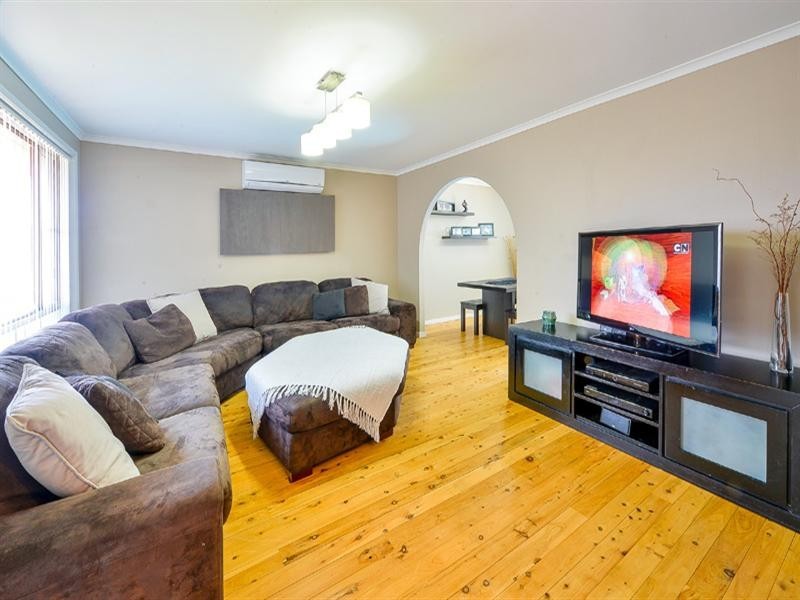 9 Burrinjuck Street, Leumeah NSW 2560