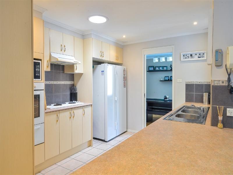 9 Burrinjuck Street, Leumeah NSW 2560