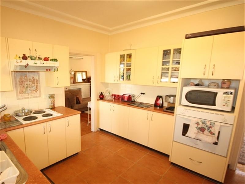 35 Grandview Drive, Campbelltown NSW 2560