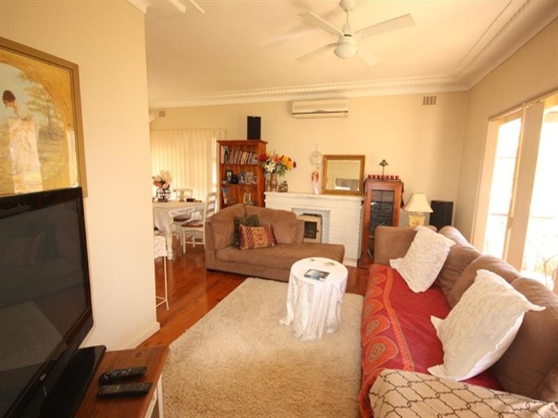 35 Grandview Drive, Campbelltown NSW 2560