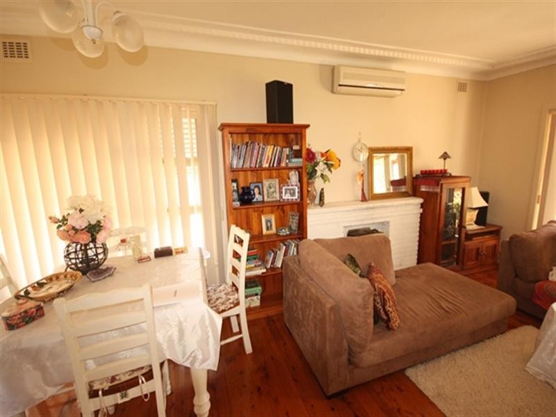 35 Grandview Drive, Campbelltown NSW 2560