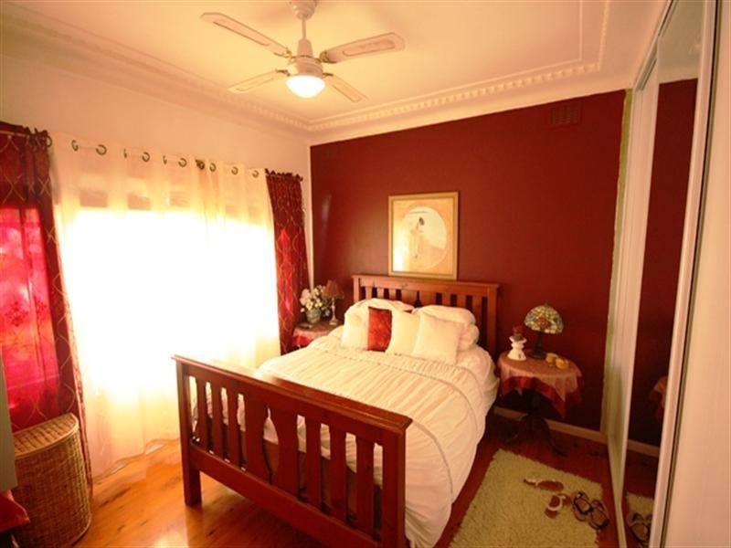 35 Grandview Drive, Campbelltown NSW 2560