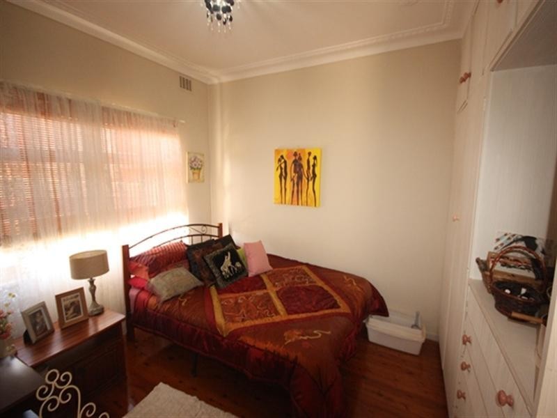 35 Grandview Drive, Campbelltown NSW 2560