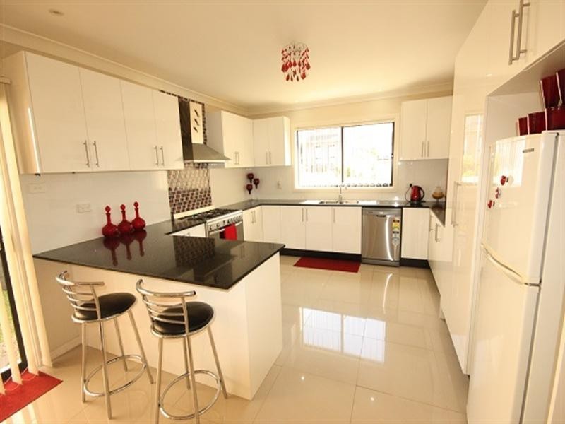 8 St Monica Way, Blair Athol NSW 2560