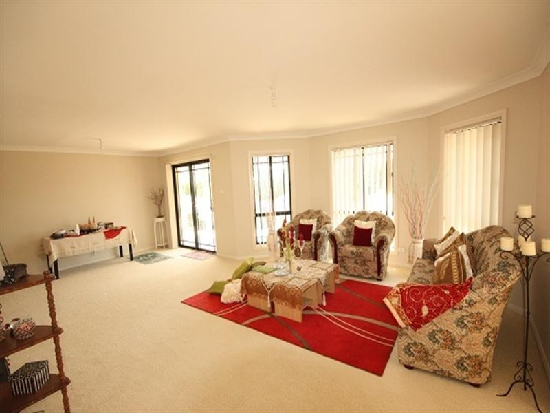 8 St Monica Way, Blair Athol NSW 2560