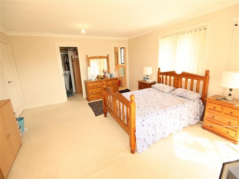 8 St Monica Way, Blair Athol NSW 2560