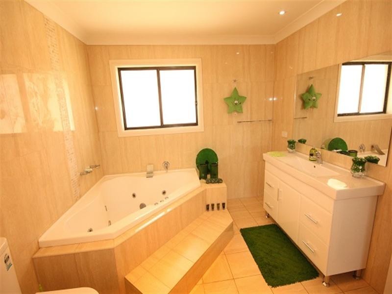 8 St Monica Way, Blair Athol NSW 2560