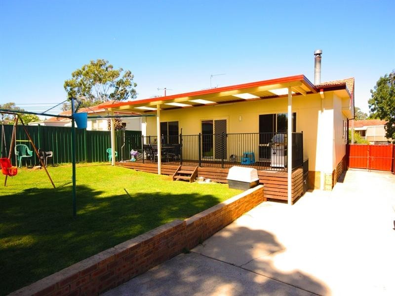 14 Farnsworth Avenue, Campbelltown NSW 2560